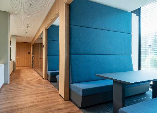 Photo 3: Not only the second floor... Photo: IFN/europlac